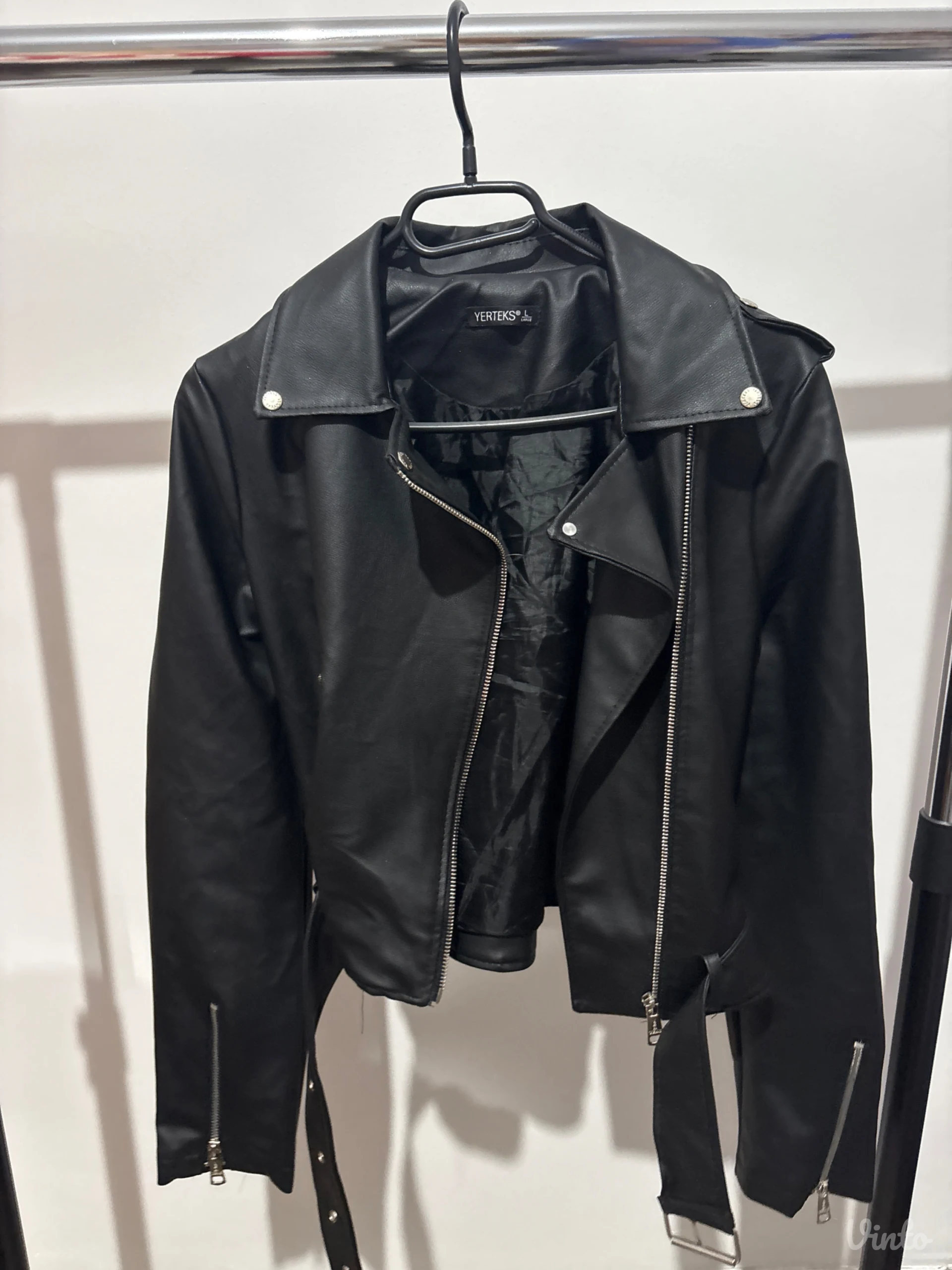 Ženska crna biker jakna