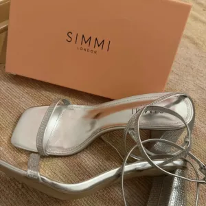 Ženske svečane sandale Simmi London