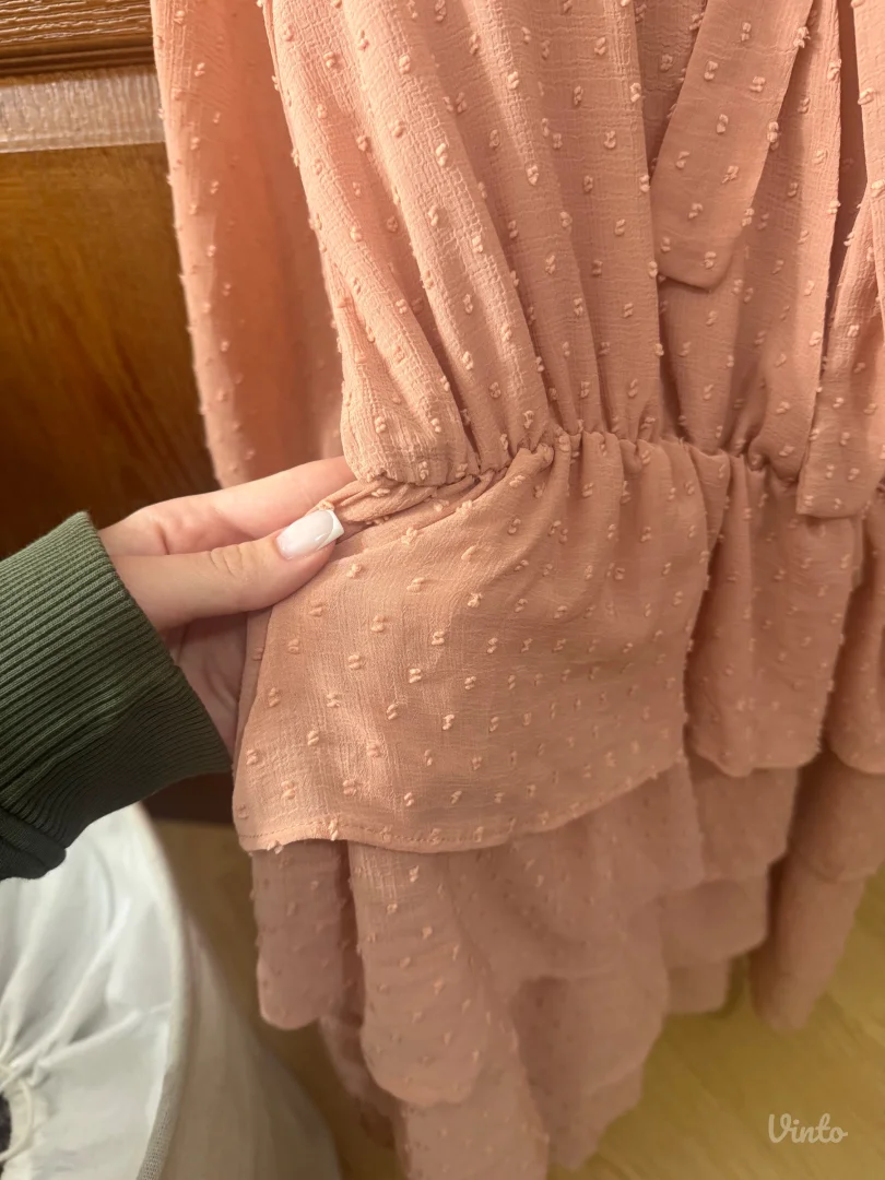 Zara - kratka puder roze haljinica