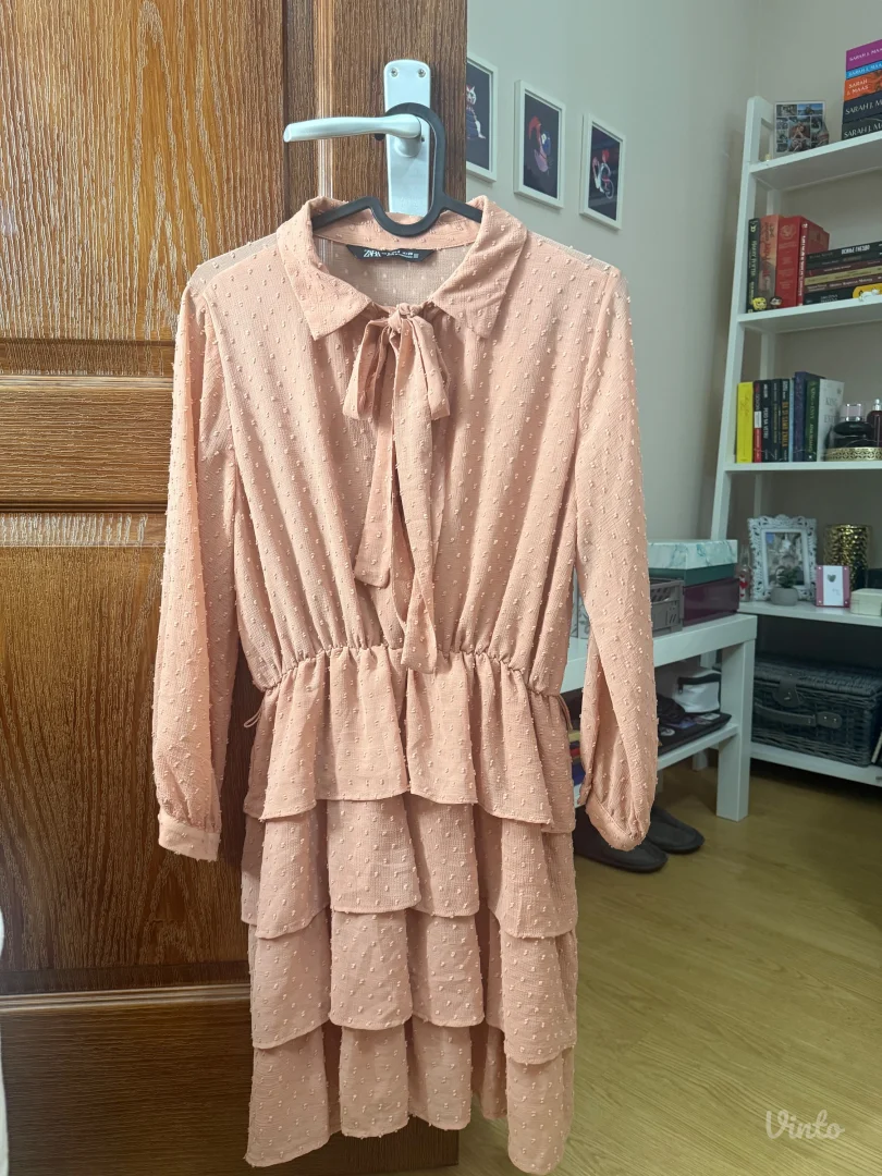 Zara - kratka puder roze haljinica