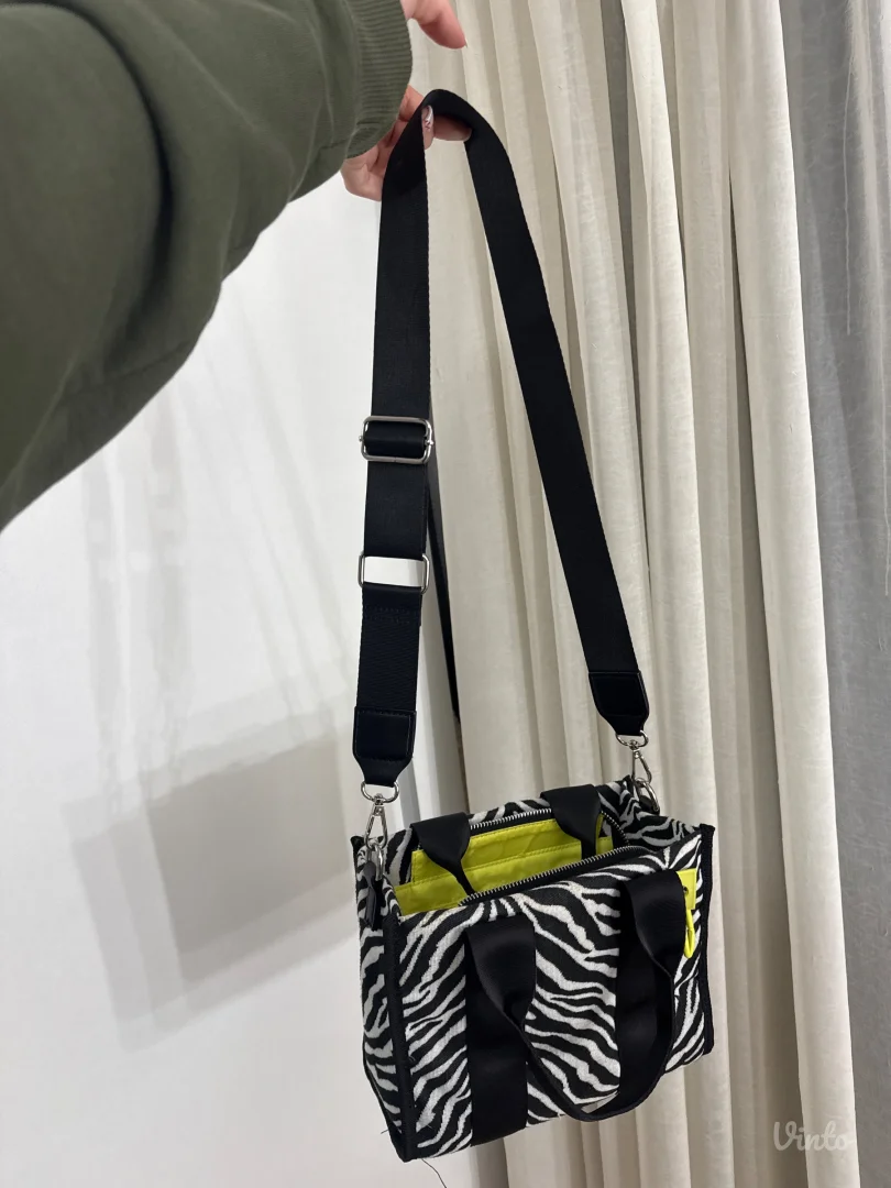 Bershka - zebrasta torbica