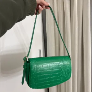 Zelena torbica na rame