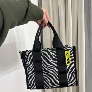 Bershka - zebrasta torbica