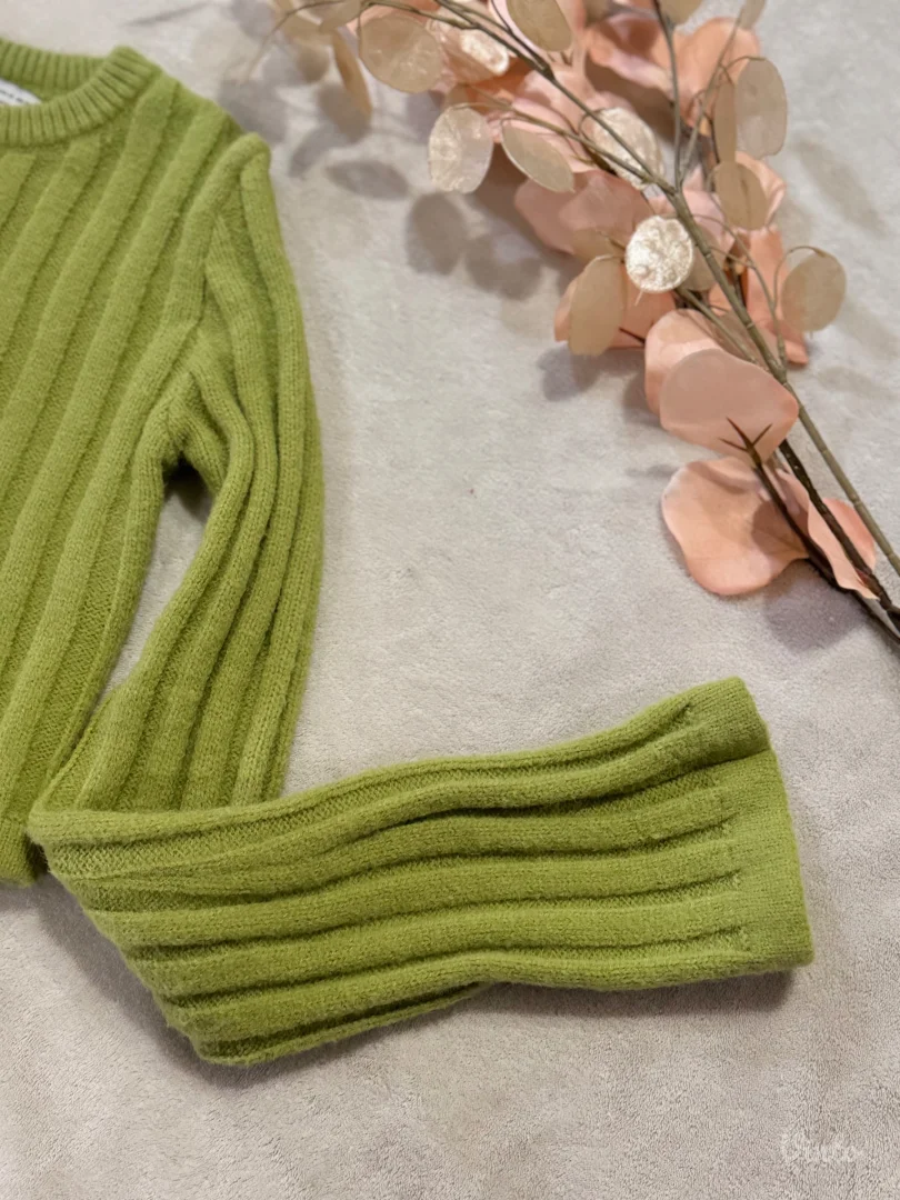 BERSHKA zeleni crop džemper 💚