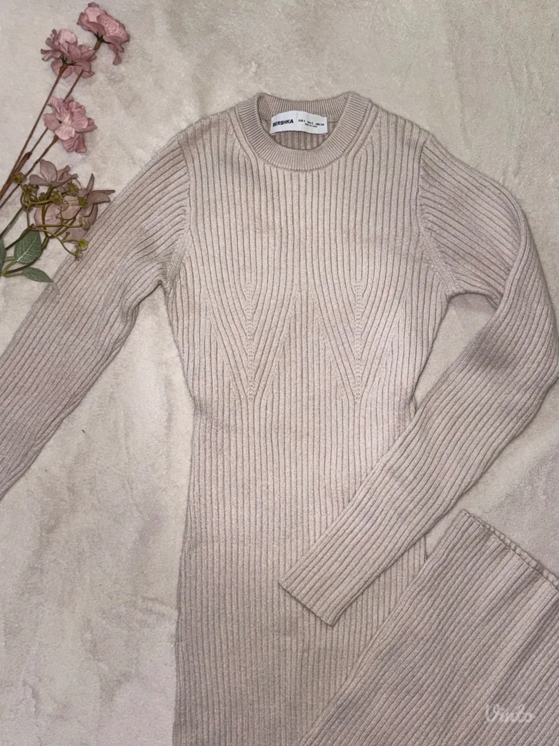 BERSHKA zimska haljina 🤍