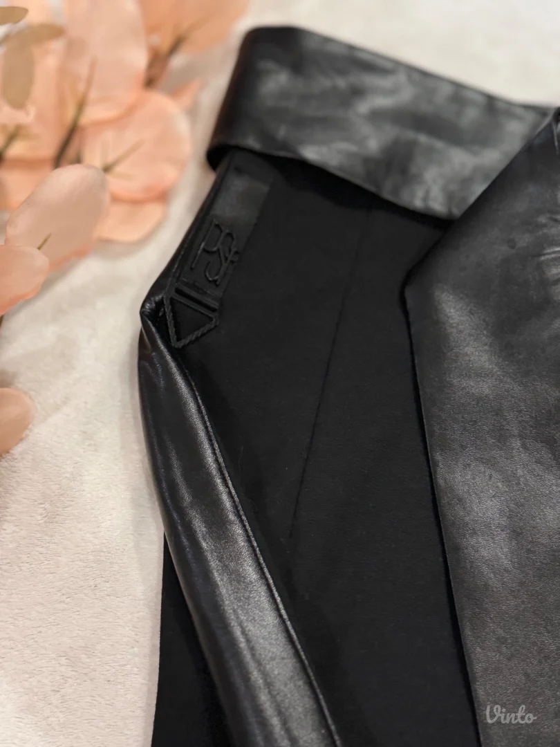 P.S. crna suknja sa kaišem 🖤