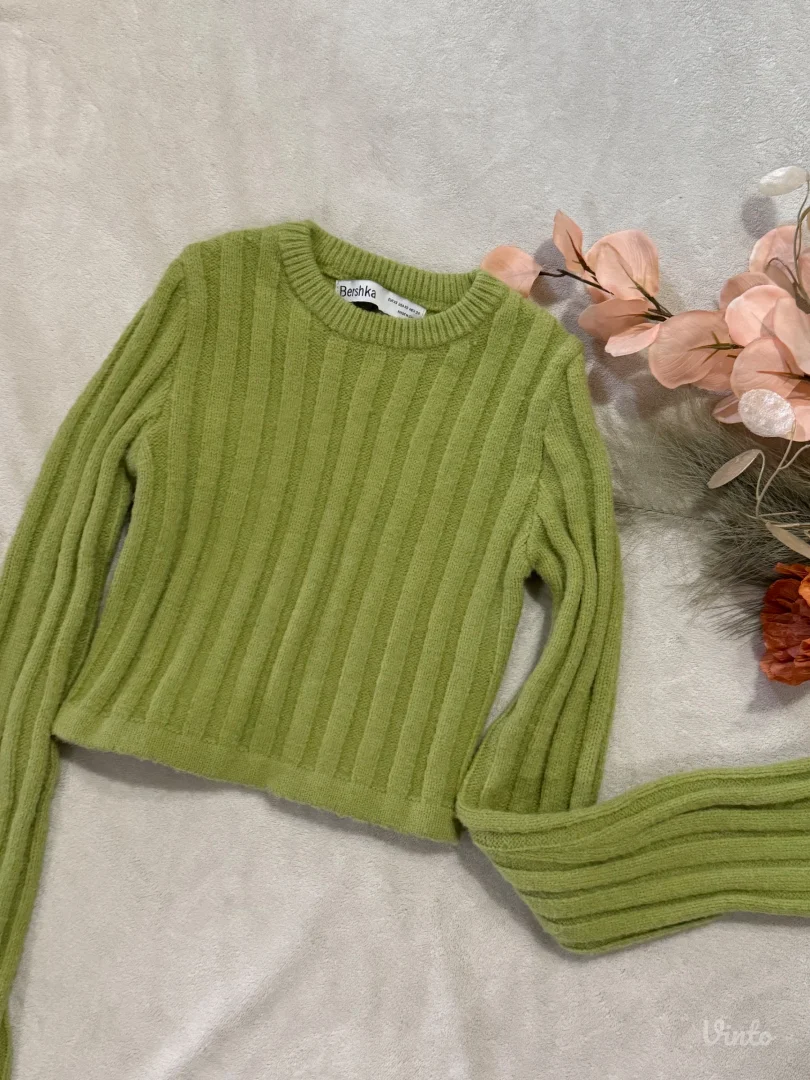 BERSHKA zeleni crop džemper 💚