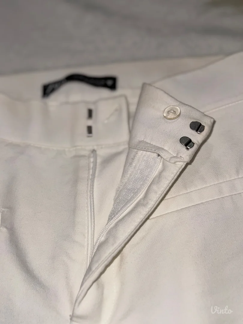 ZARA bele pantalone 🤍