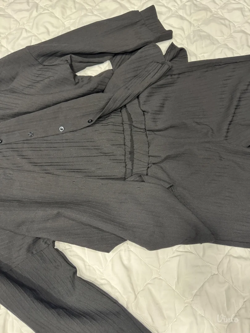 Komplet košulja i pantalone – NOVO, nenošeno