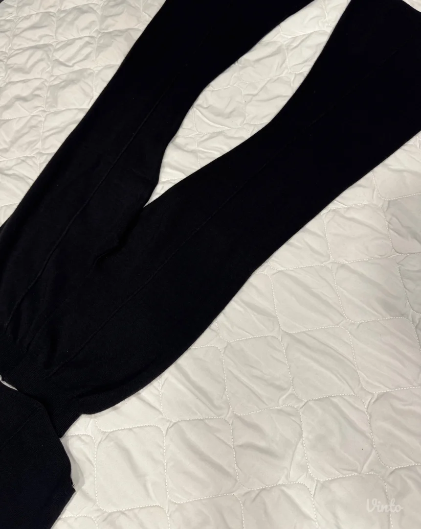 Elegantan komplet od trikotaže – NOVO, nenošeno