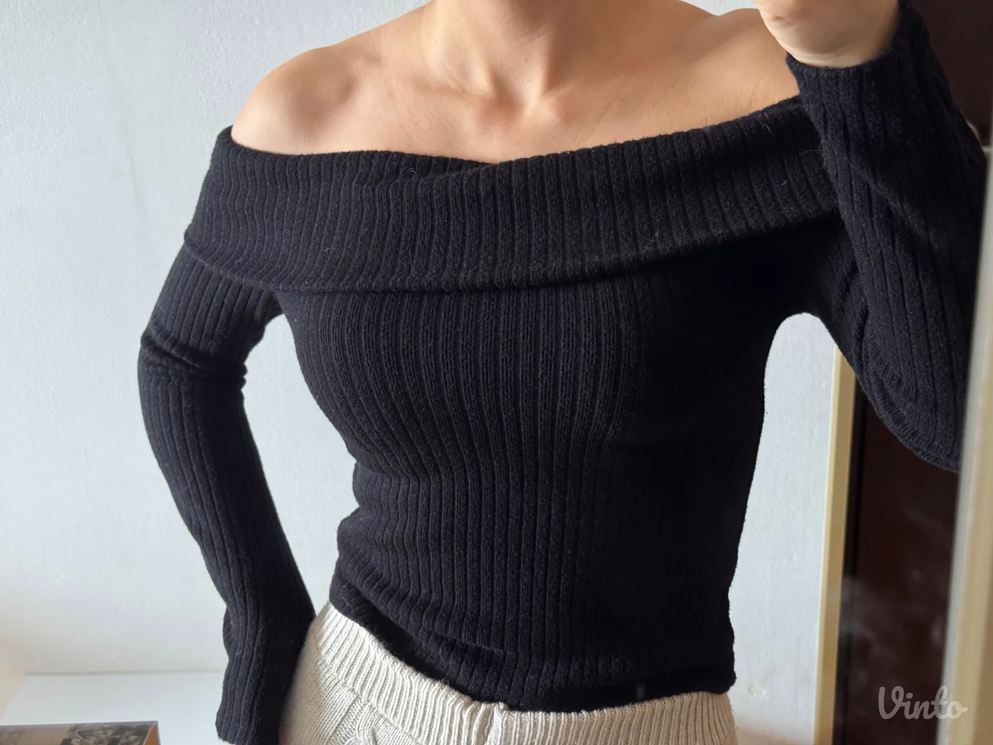 Majica na dug rukav bez ramena