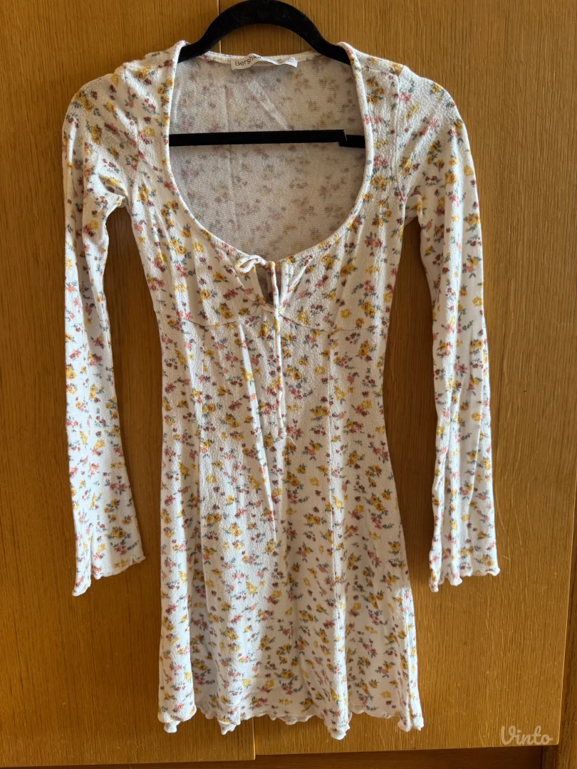 Bershka zimska haljinica