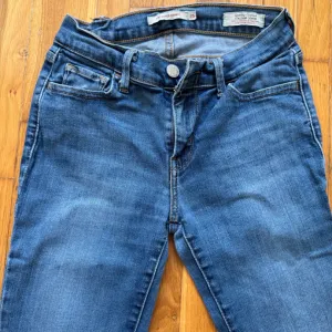 Levis - skinny jeans farmerke
