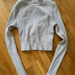 Rolka sa otvorenim ledjima crop