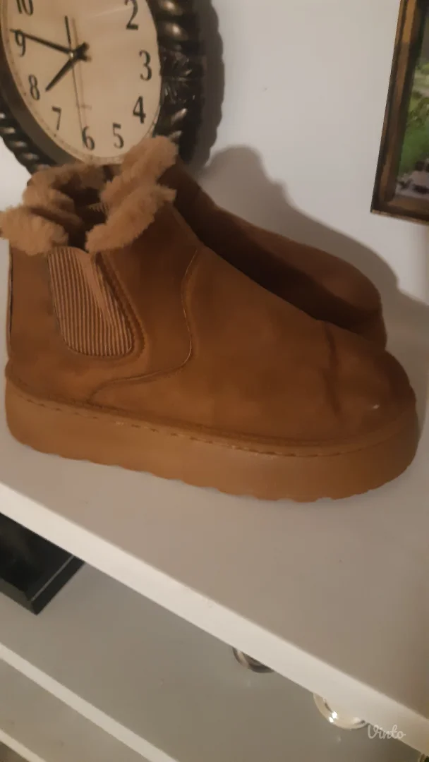 Ženske čizme sa krznom