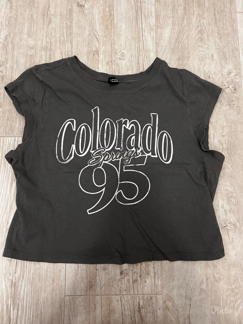 H&M siva crop majica