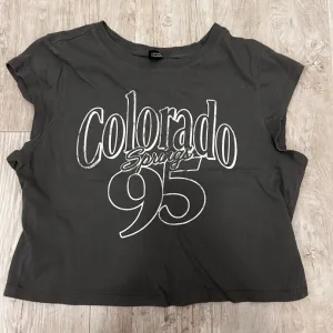 Set od 2 H&M crop majice