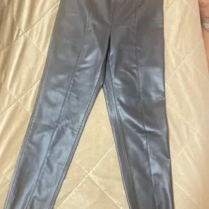 Zara pantalone