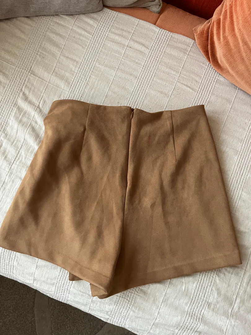 Reserved suknja-šorts (skort)