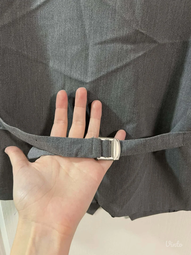 Muški sivi prsluk (od odela)