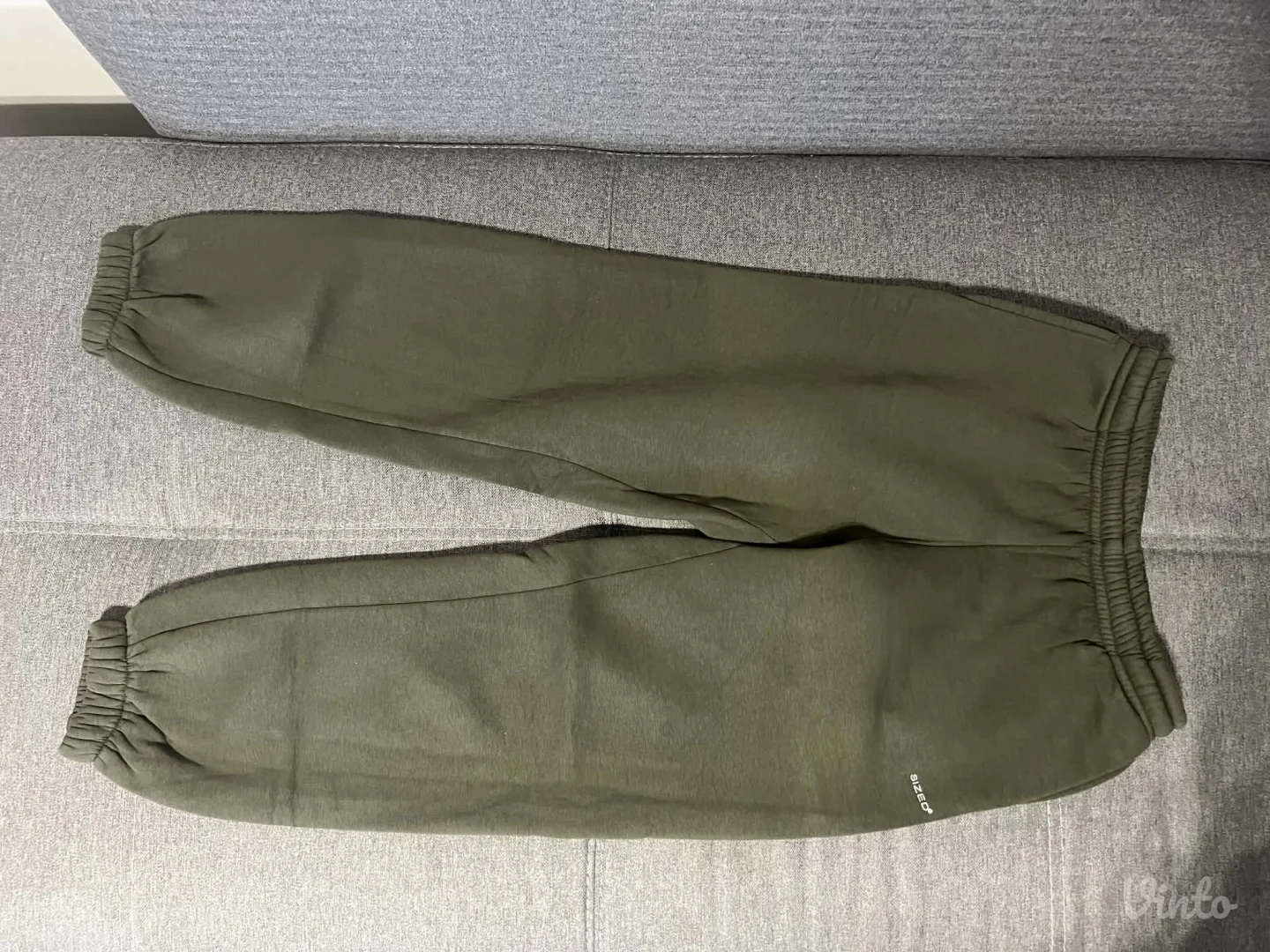 Donji deo trenerke brenda Sized