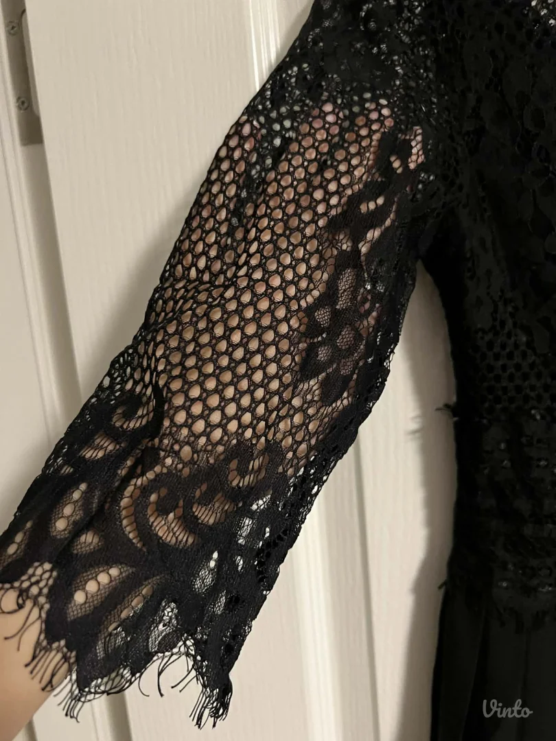 Zara midi crna haljina sa cipkom