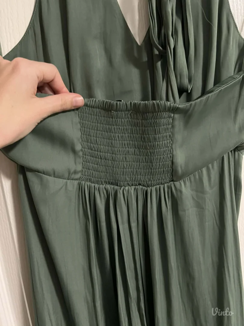 Reserved duga zelena haljina