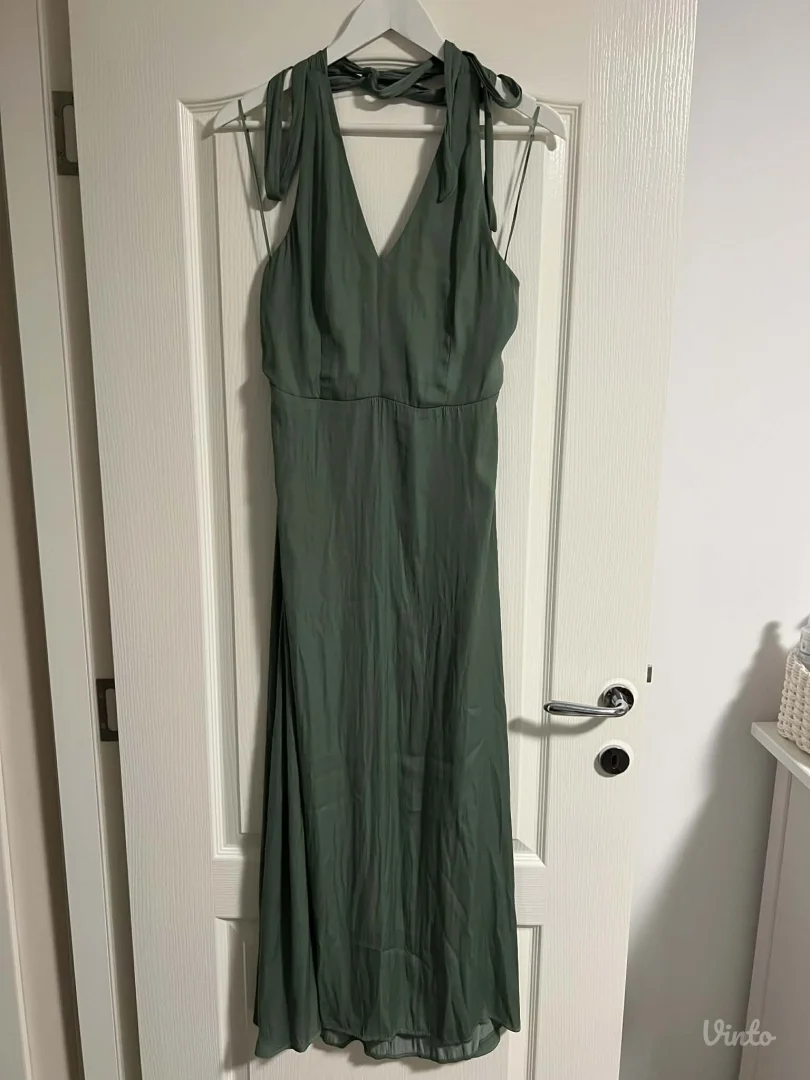 Reserved duga zelena haljina