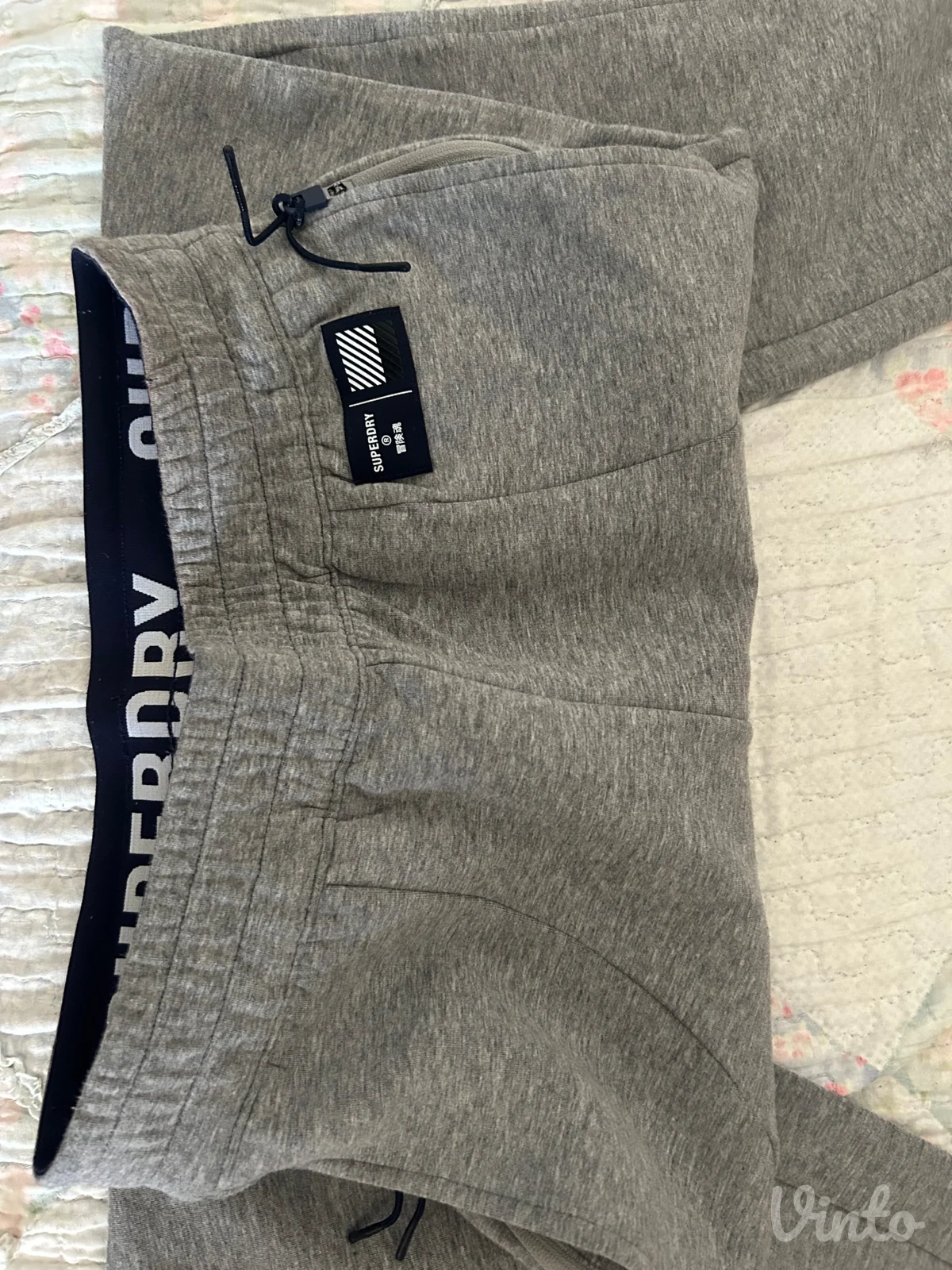 Original SuperDry trenerka siva