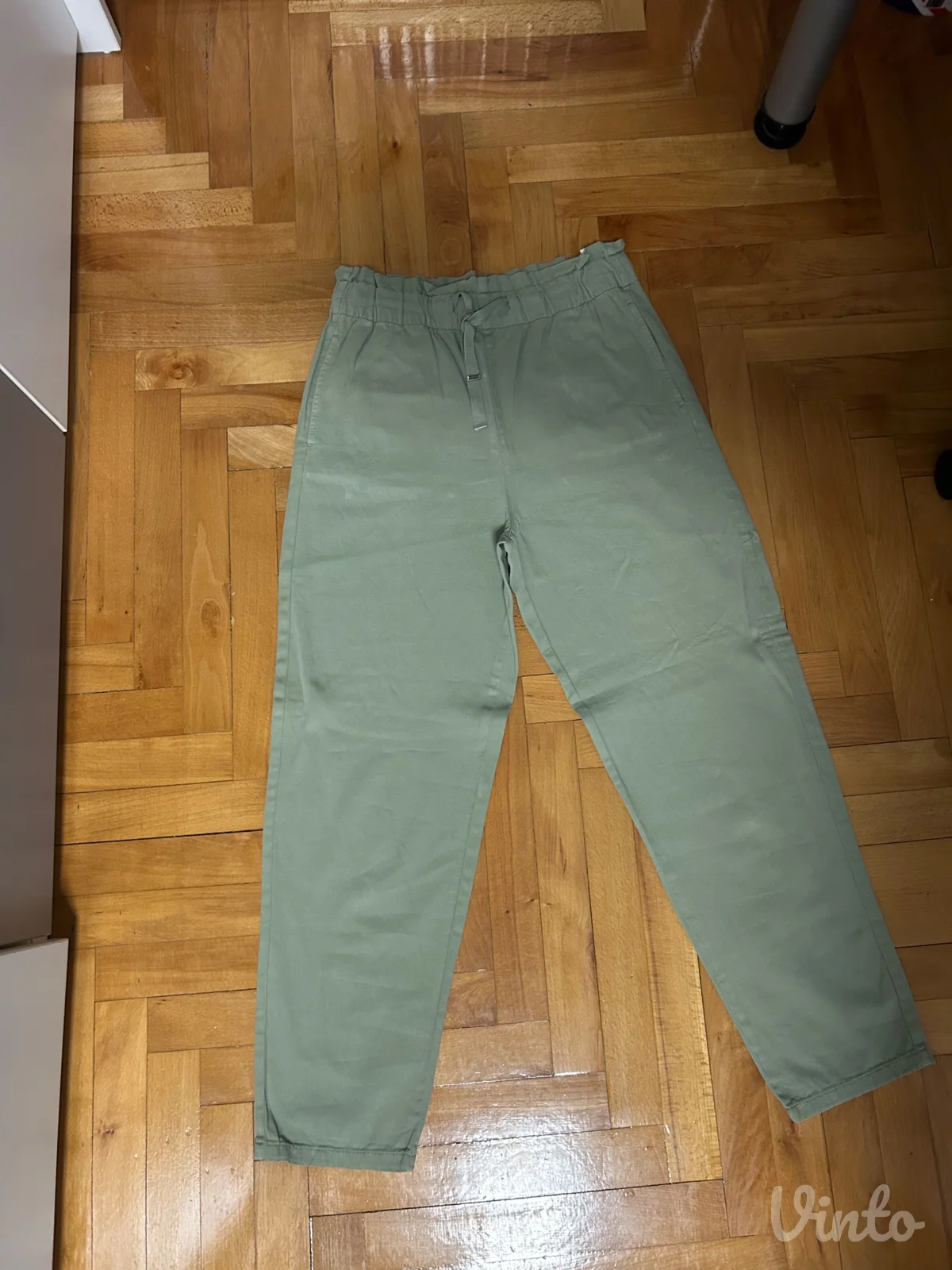 Zara zelene pantalone