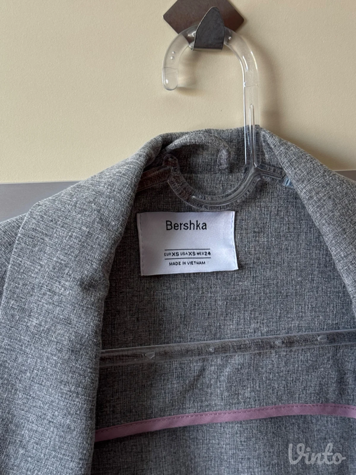 Bershka ženski sako i šorc