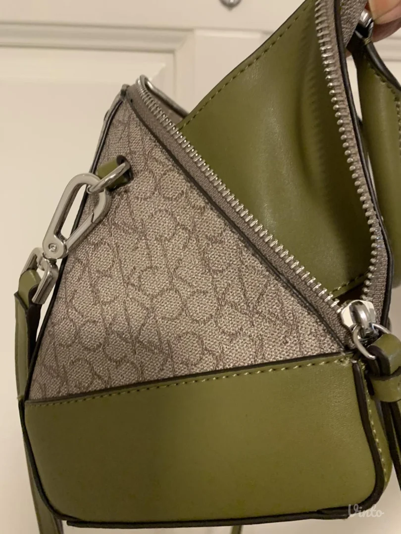 Calvin Klein nova tasna