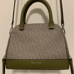 Calvin Klein nova tasna