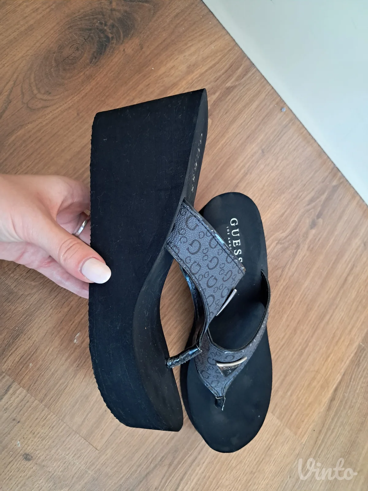 Guess papuce