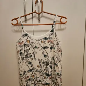 Kratka majica na bretele, XS