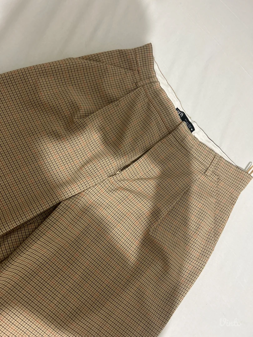 ženske karirane pantalone