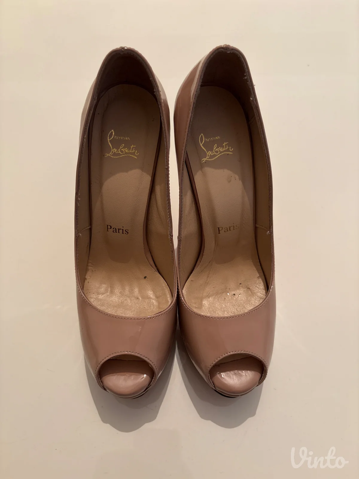 Christian Louboutin salonke