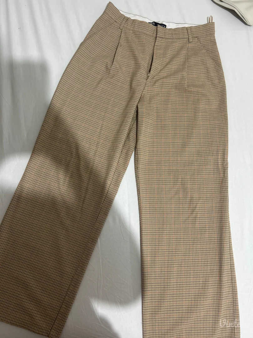 ženske karirane pantalone