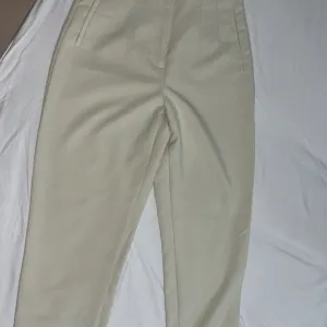 elegantne pantalone
