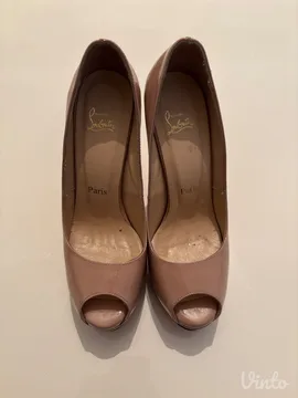 Christian Louboutin salonke