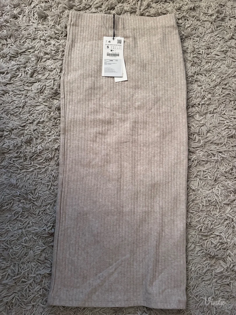 Zara trikotazna suknja sa etiketom