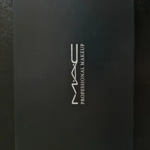 MAC paleta senki u dva nivoa: 2x60 nijansi