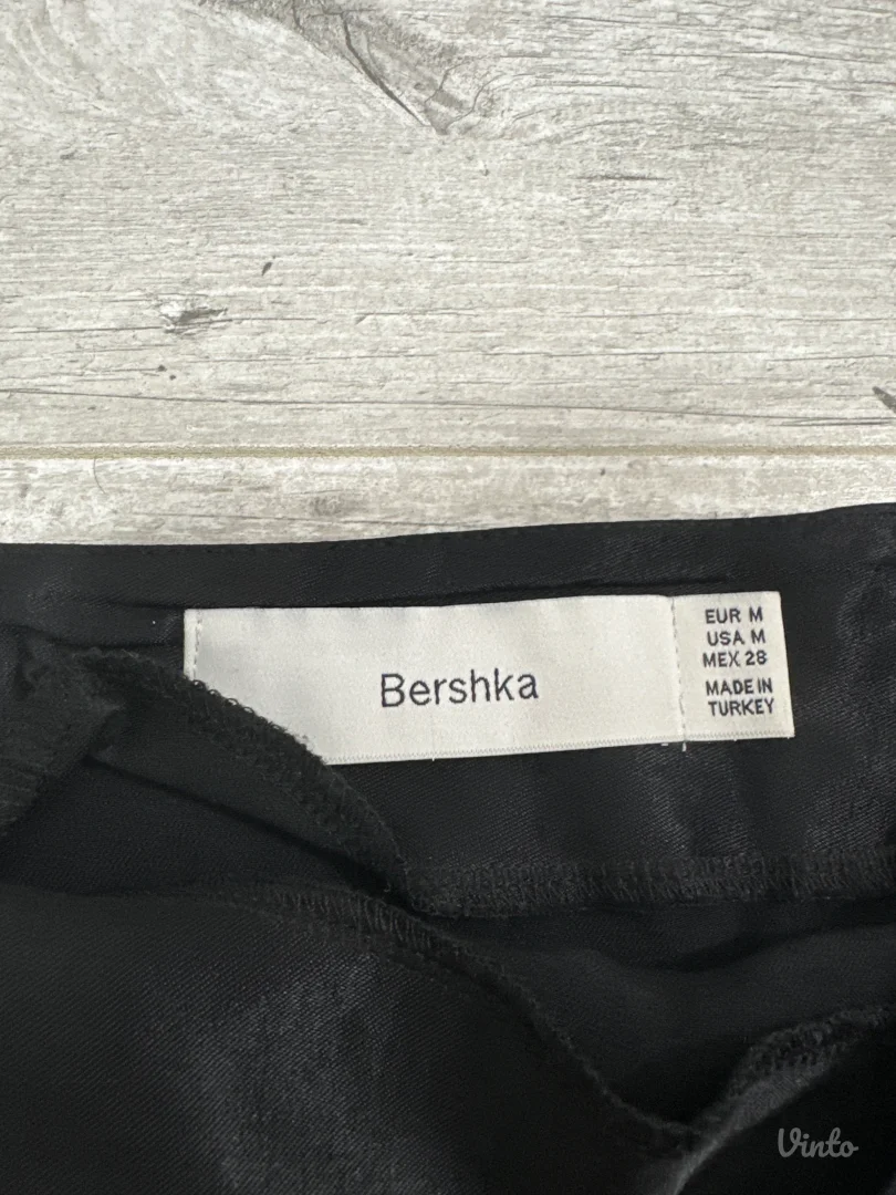 BERSHKA cena suknjica sa karnericima