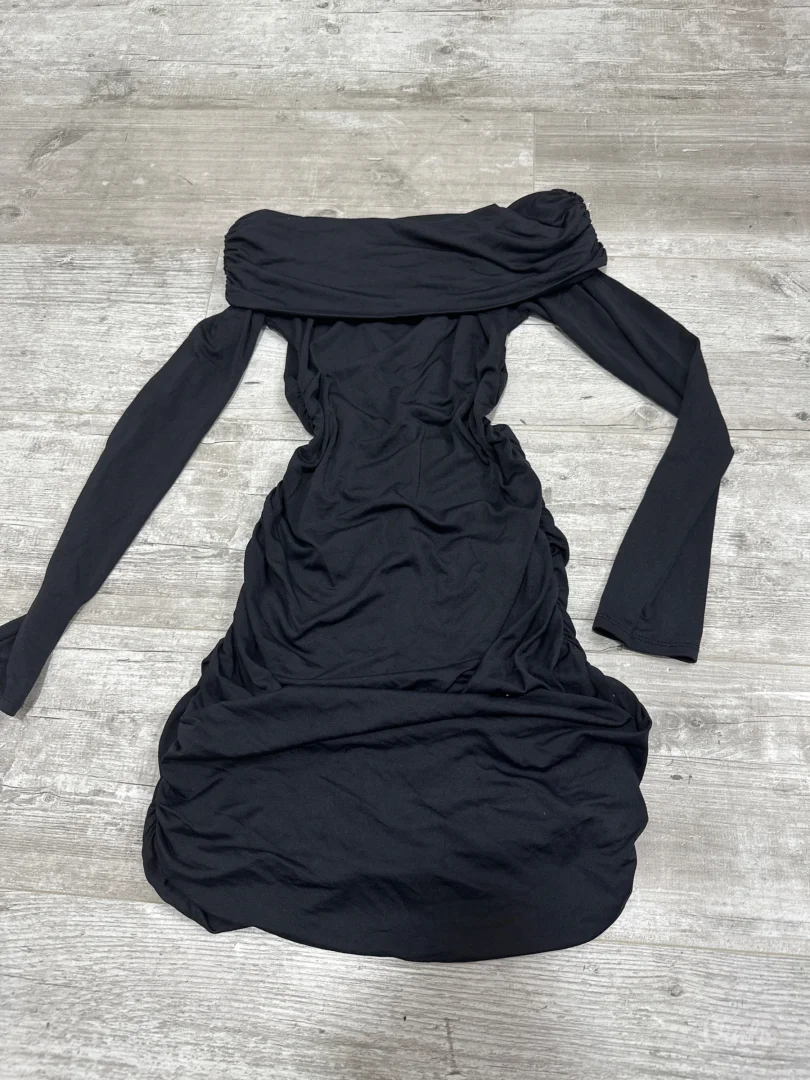 Cena kratka haljina sa golim ramenima