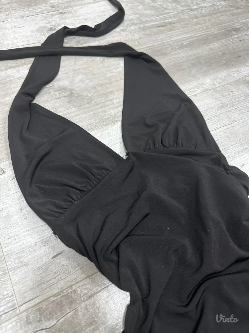 Cena haljina sa otvorenim ledjima