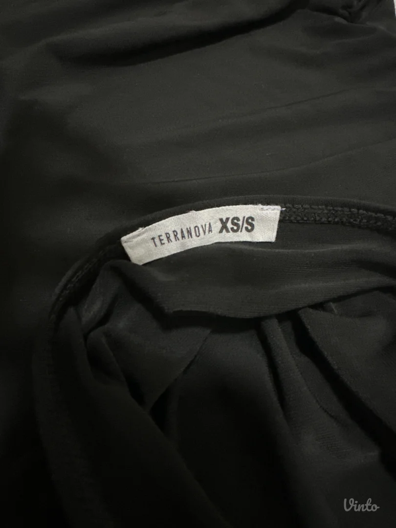 Cena haljina sa otvorenim ledjima