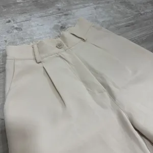 Bež pantalone sa sirokim nogavicama