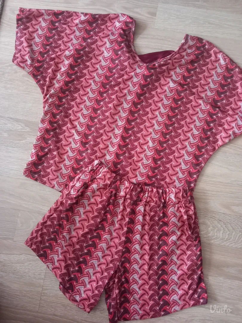 Ženski komplet- nov