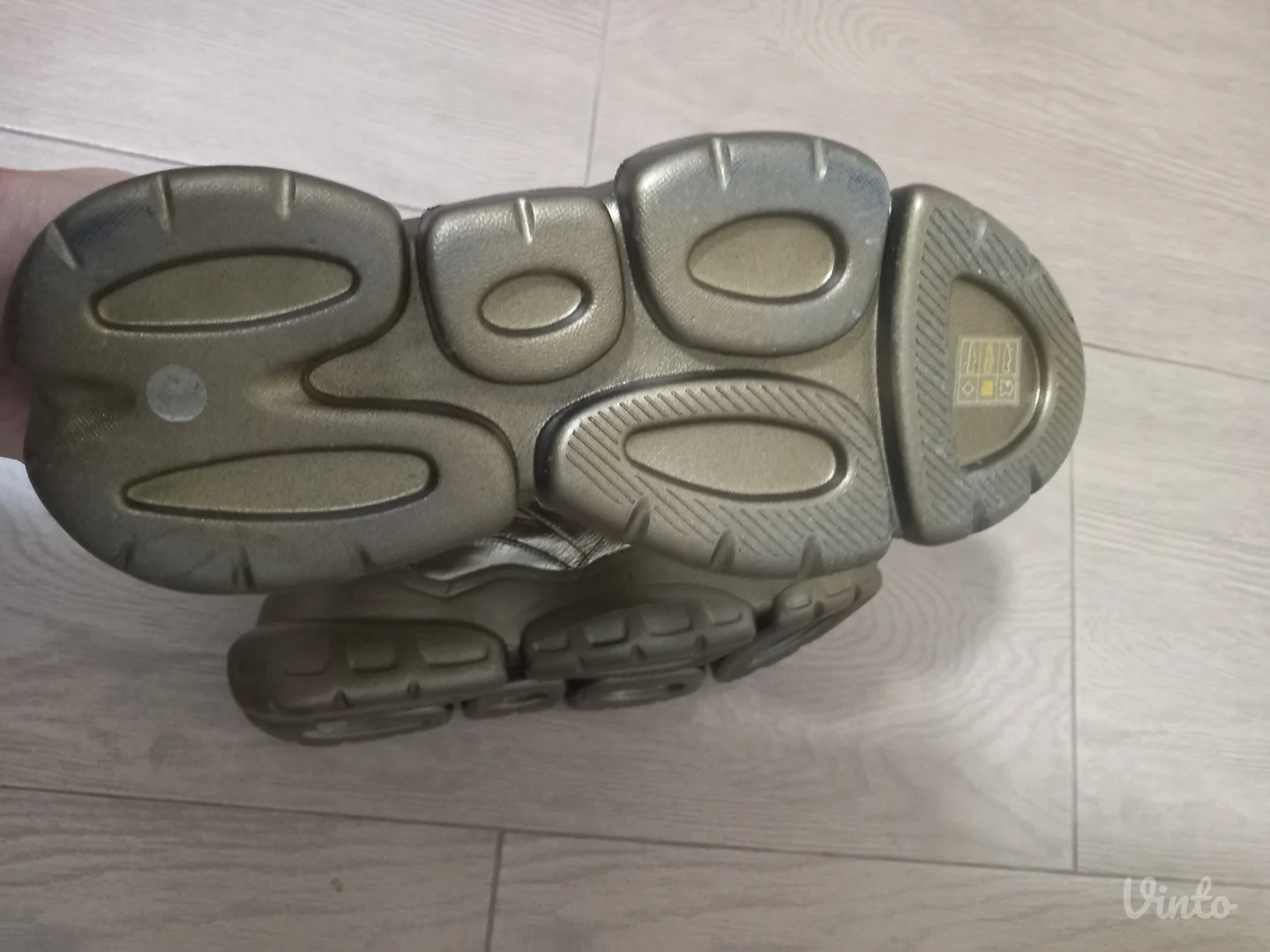 Ženske zimske cipele- nove