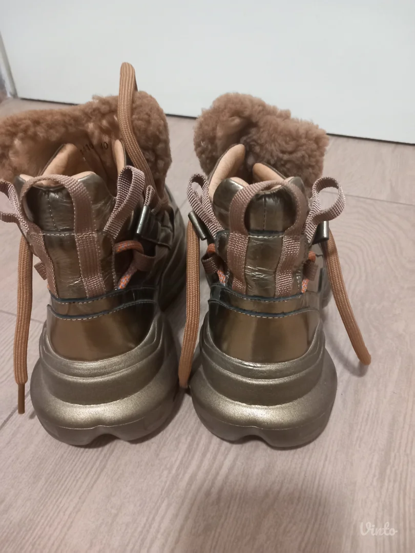 Ženske zimske cipele- nove